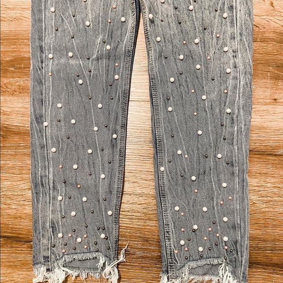 Jeans - Picture 2 of 4